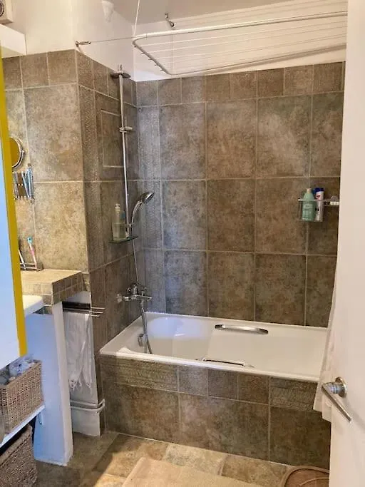 Loft En Dernier Etage Proche Des Buttes Chaumont Apartment Paris France