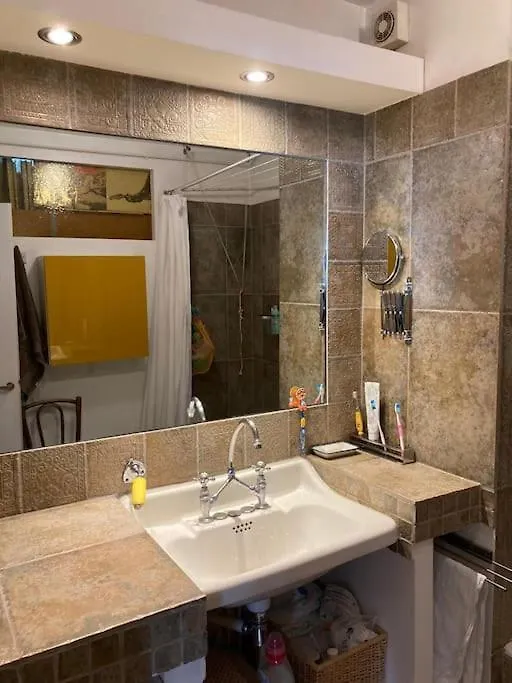 Loft En Dernier Etage Proche Des Buttes Chaumont Apartment Paris 0*,  France